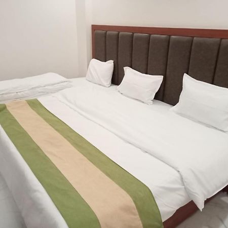 Hotel Kaushik Palace Харидвар Экстерьер фото