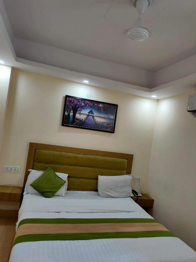 Hotel Kaushik Palace Харидвар Экстерьер фото